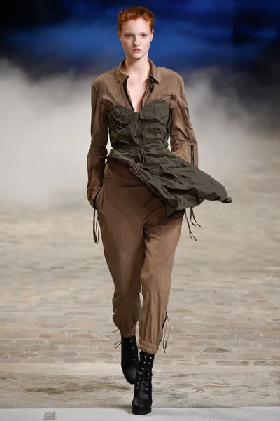Look 8